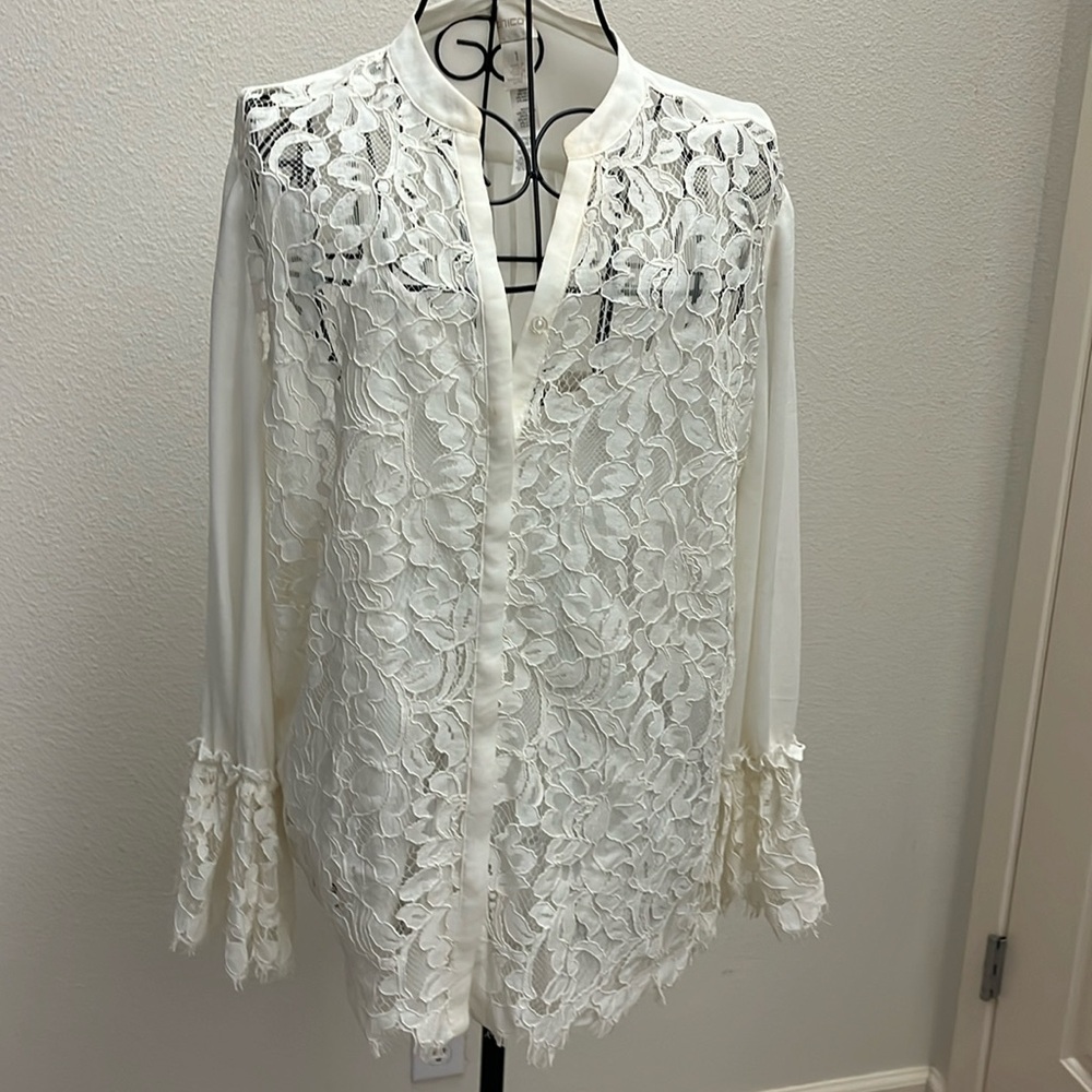Chico’s cream colored top in good condition